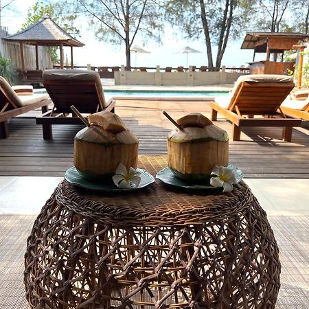 The Gili Beach Resort Gili Trawangan Exterior photo