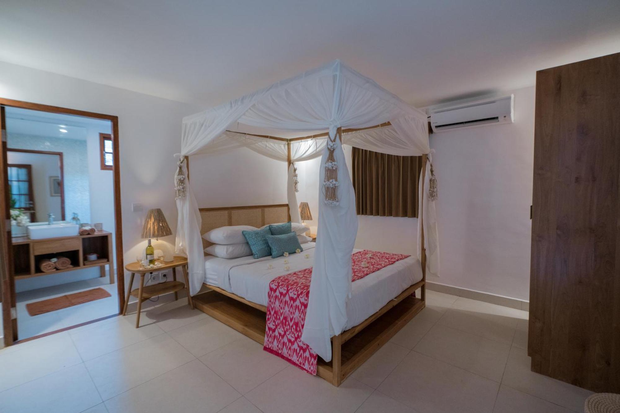 The Gili Beach Resort Gili Trawangan Exterior photo